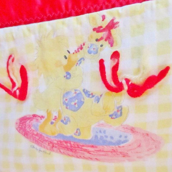 Vtg. Suzy Spafford Baby Blanket Throw Nursery Decor Yellow, Baby Ducks, Red Trim - Picture 8 of 13
